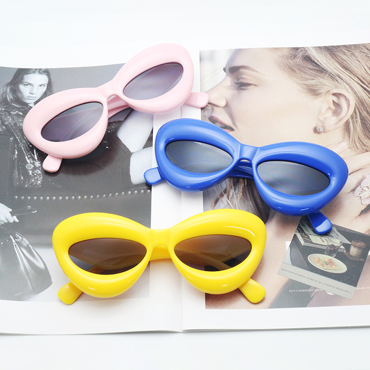 One-body lens sunglasses